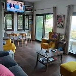 House Afetes * Afétai