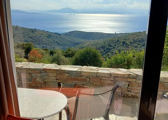 House Afetes Hébergement de vacances *